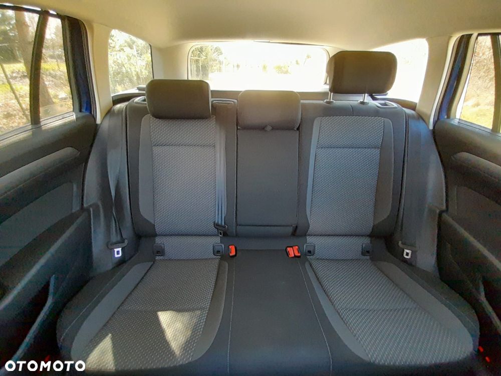 Volkswagen Passat - 24