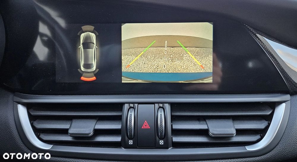 Alfa Romeo Giulia 2.2 D Turbo Veloce TI Q4 - 32