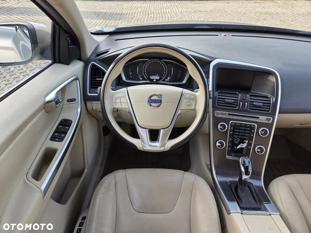 Volvo XC 60 T5 AWD Momentum - 13