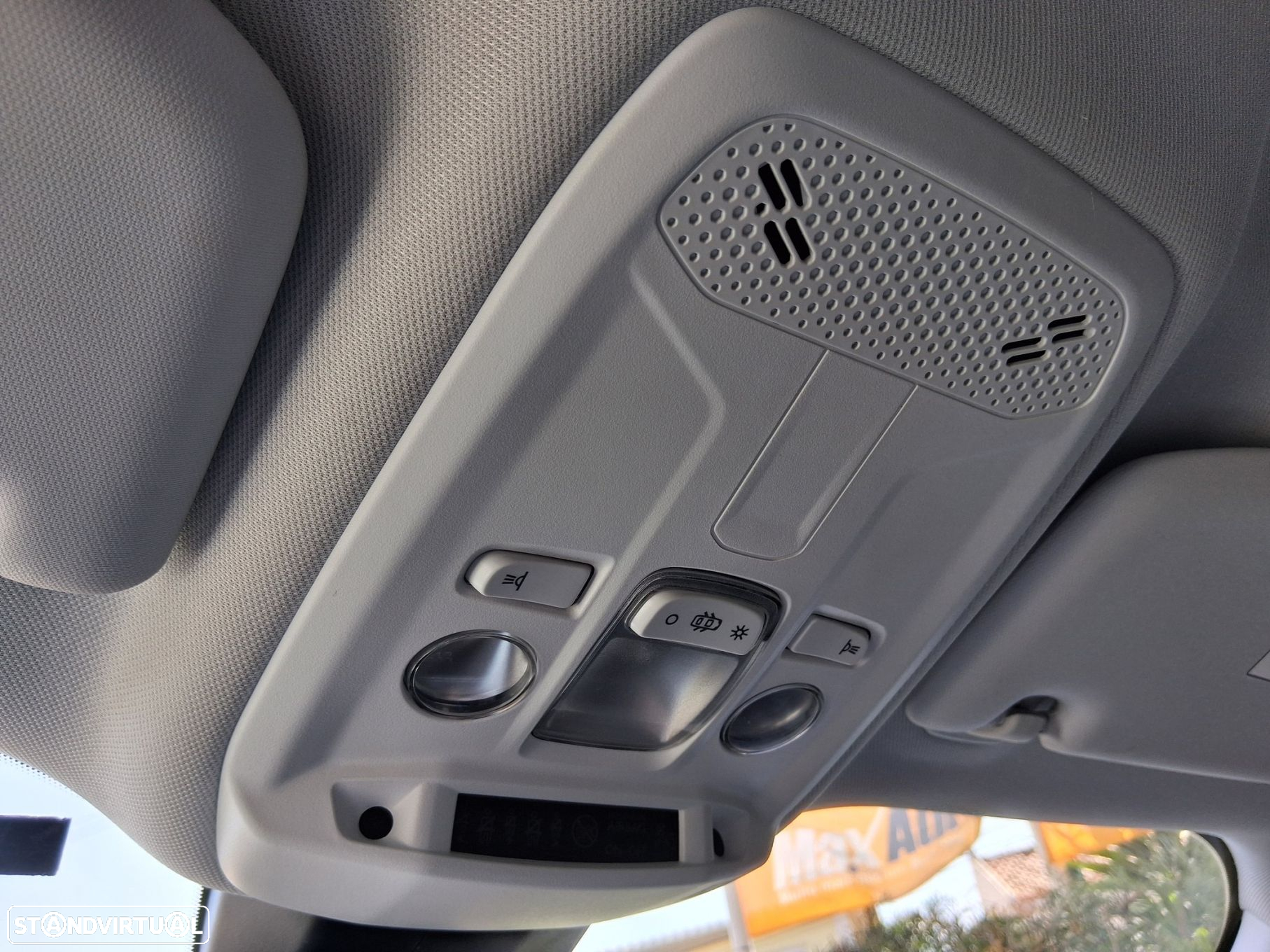 Peugeot 2008 1.2 PureTech Allure EAT8 - 54