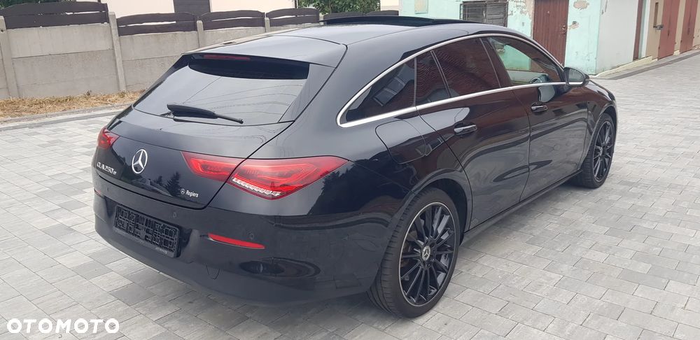 Mercedes-Benz CLA 250 e 8G-DCT AMG Line - 9