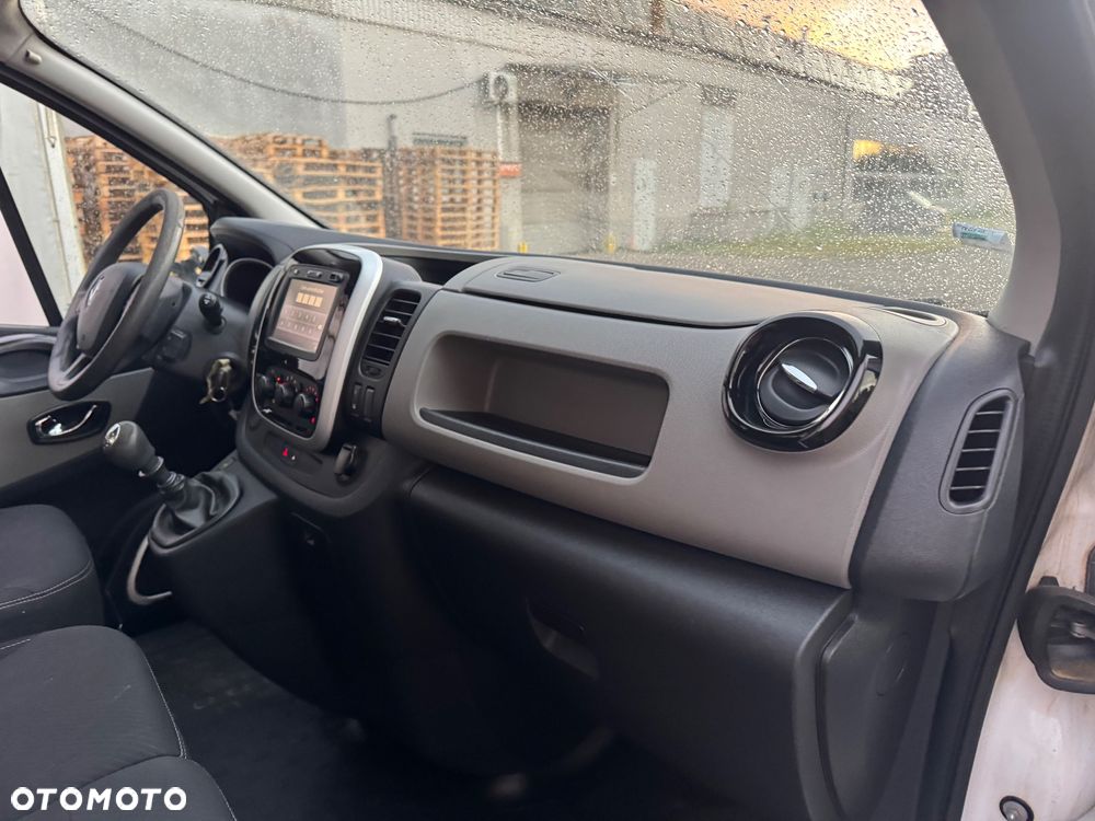 Renault Trafic - 16