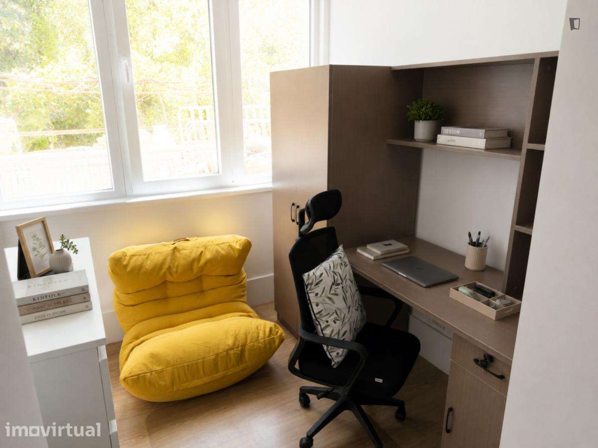 Quarto - localizado em Intendente Lisbon - Grande imagem: 5/15