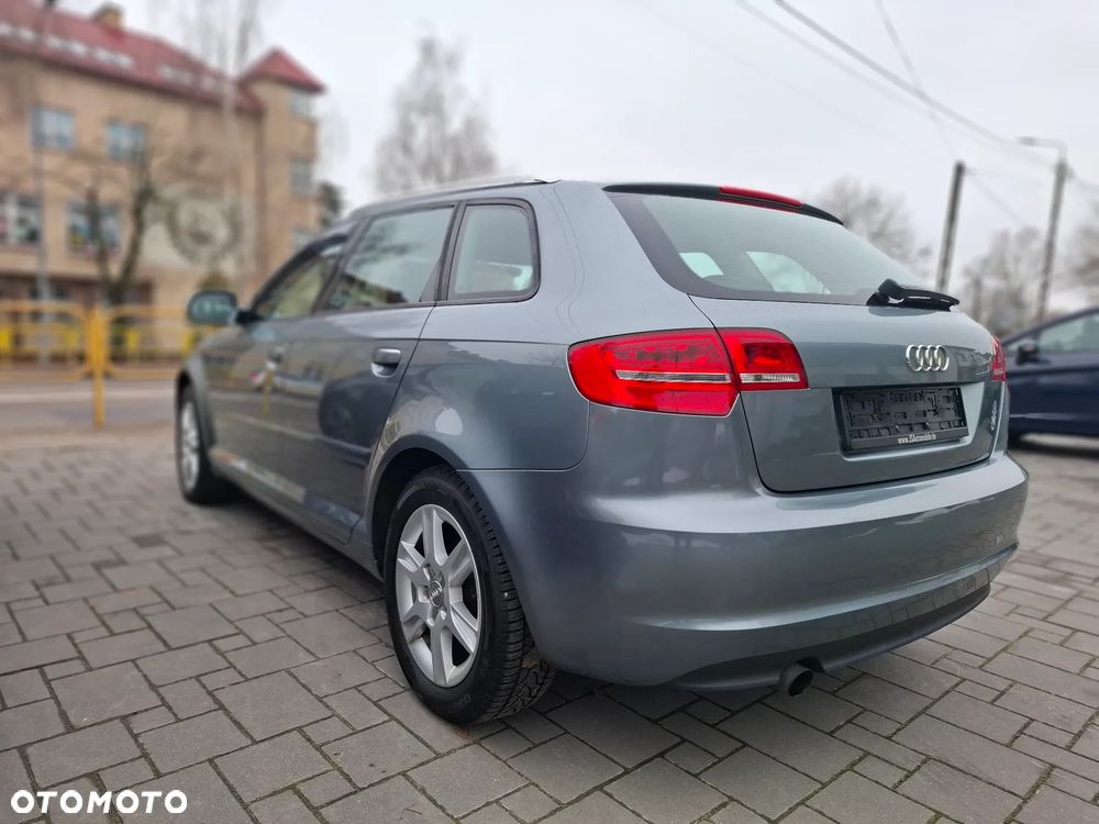 Audi A3 Sportback 1.6 Ambition - 10