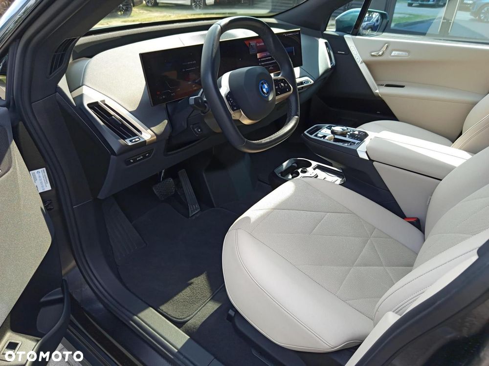 BMW iX - 2