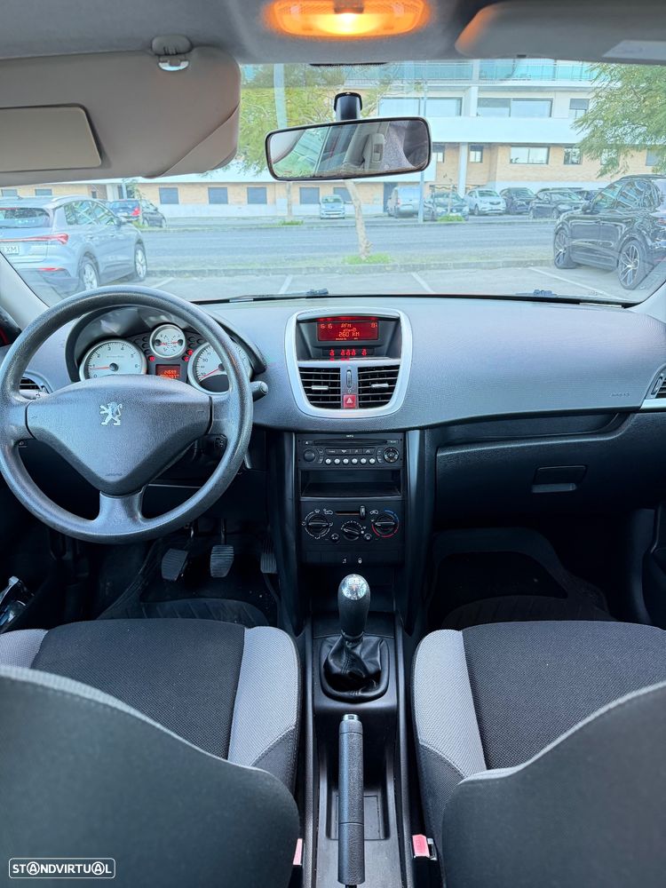 Peugeot 207 1.4 16V Trendy - 6