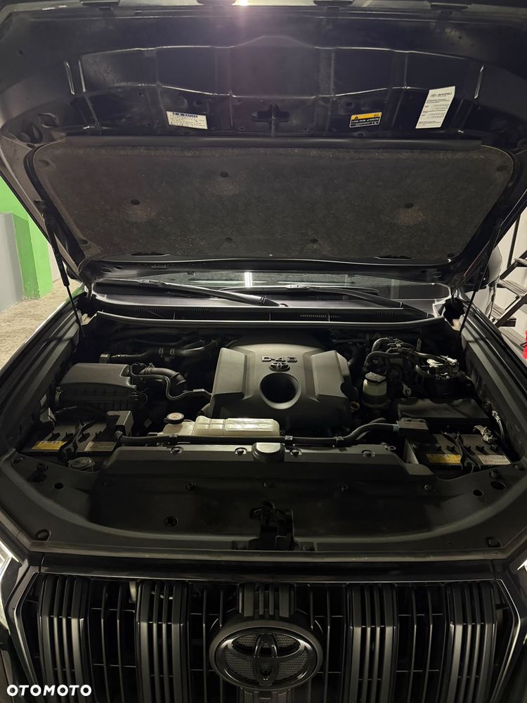 Toyota Land Cruiser - 17
