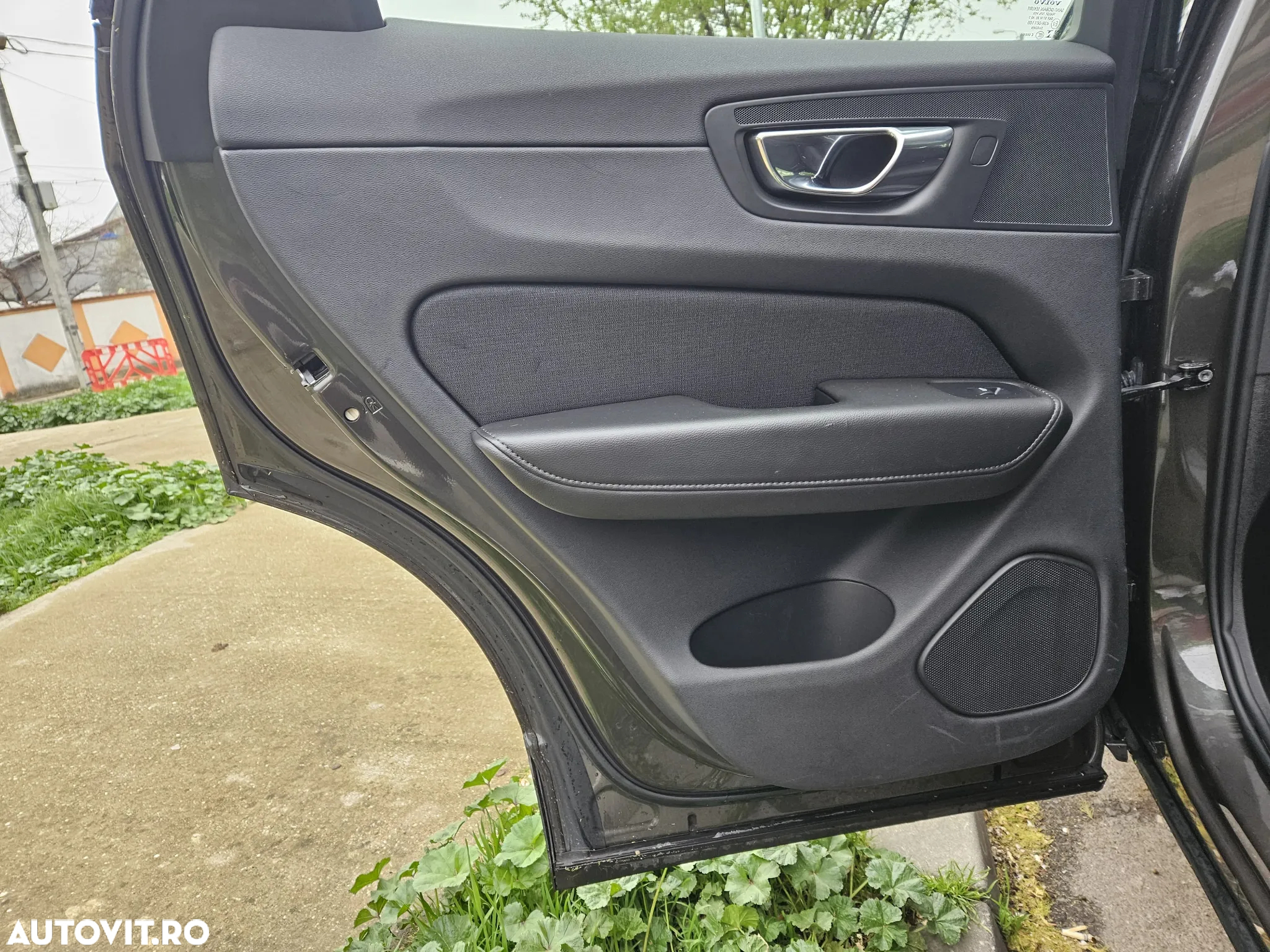 Volvo XC 60 D4 Momentum Pro - 26
