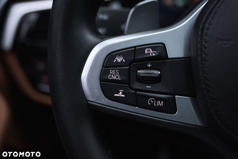 BMW Seria 5 530i xDrive M Sport sport - 37