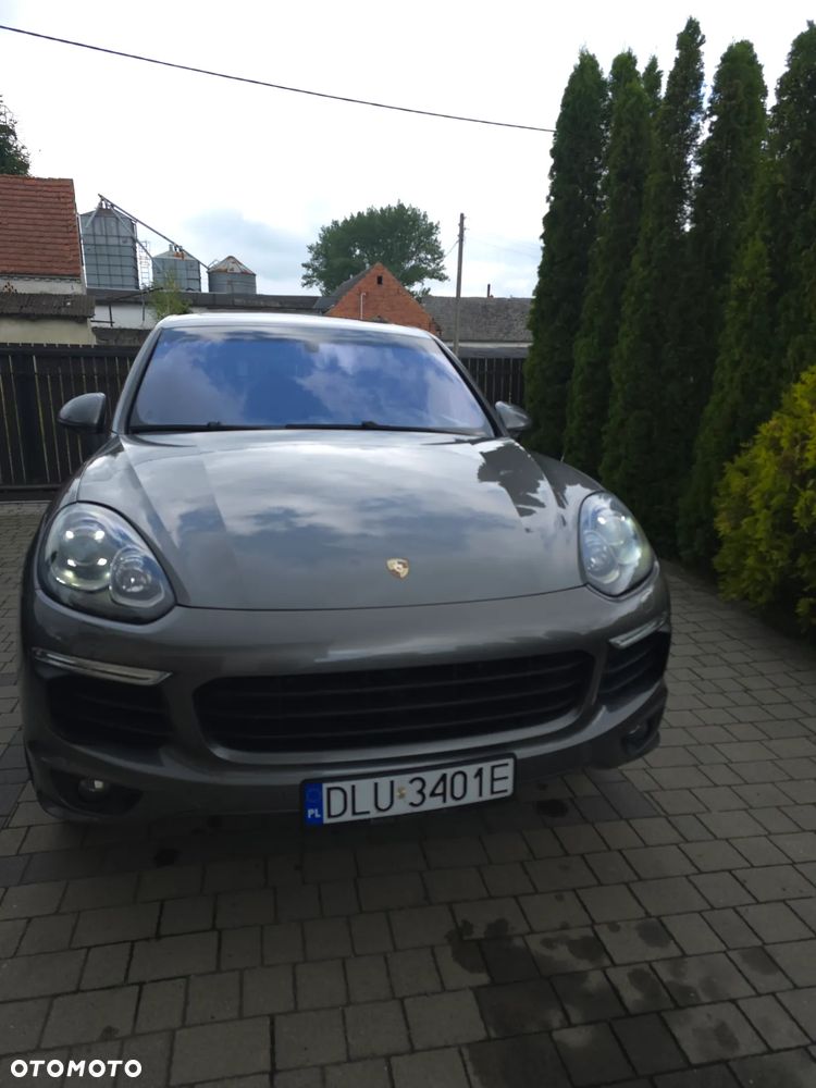 Porsche Cayenne Standard - 2
