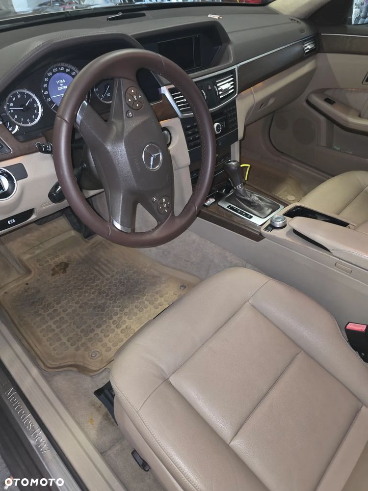 Mercedes-Benz Klasa E 200 CDI DPF BlueEFFICIENCY Automatik Avantgarde - 18