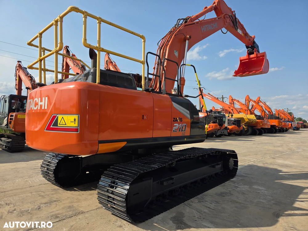 Hitachi ZX210LC-7,  23,4 TONE, 2021, 5.815h, CUPLA RAPIDA+CUPA NOUA 1,3mc+CUPA 0,9m latime+CUPA taluz, inst picon, camera spate si laterale, consum mediu 11,5l/h, ad sapare 7m, 3 pompe hidr, LANT NOU, CA NOU-posibilitate leasing 4 ani-PROMOTIE 96.900 EUR+Tva - 1