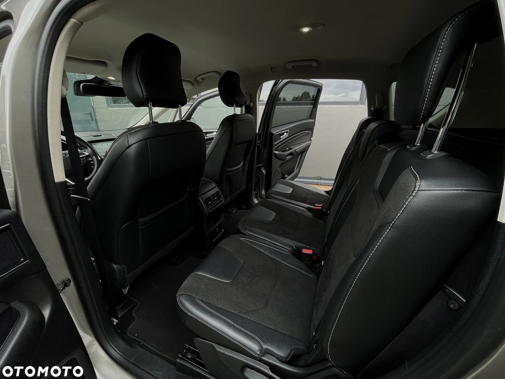 Ford S-Max 2.0 EcoBoost Titanium - 37