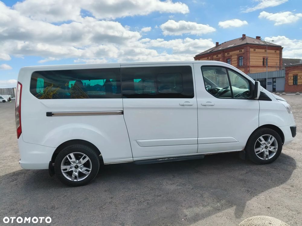Ford Tourneo Custom 300 L2H1 VA Titanium - 5