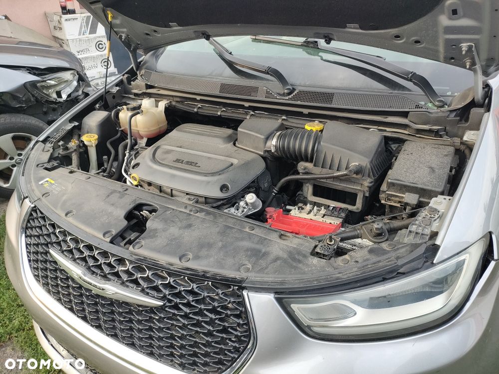 Chrysler Pacifica - 8