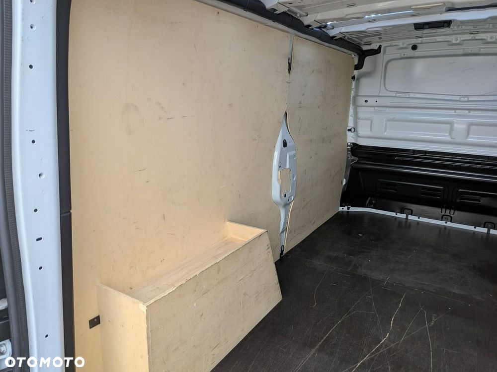 Renault Trafic - 23