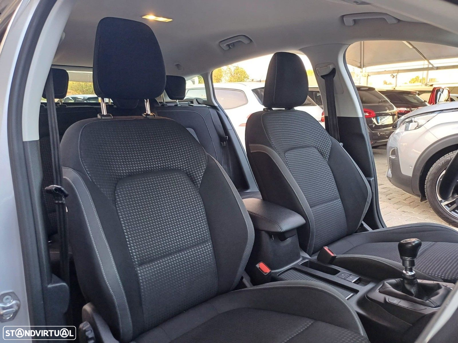 Ford Focus SW - 13