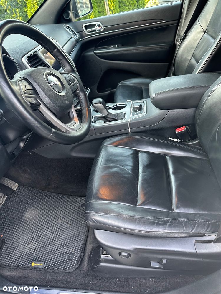 Jeep Grand Cherokee - 16