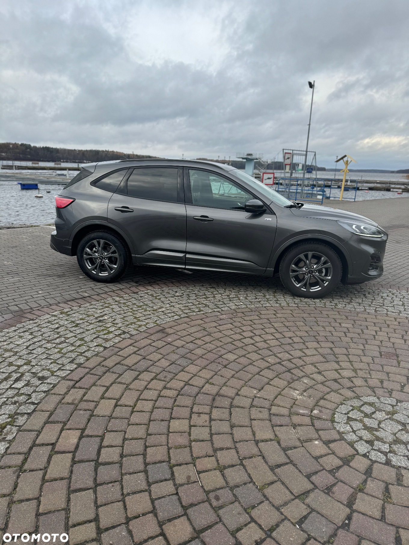 Ford Kuga - 8