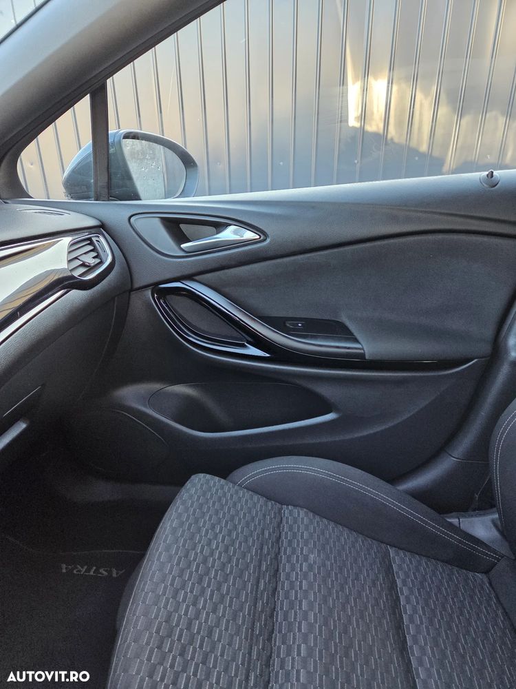 Opel Astra 1.6 BiTrb D (CDTI) Start/Stop Dynamic - 12