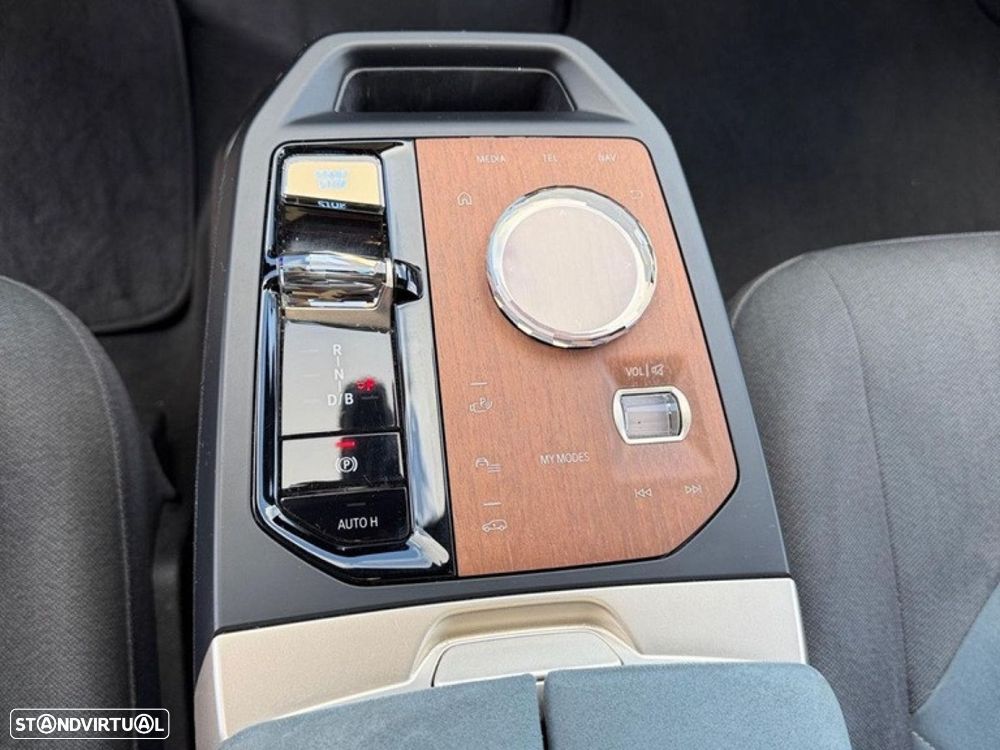 BMW ix xDrive 50 - 18