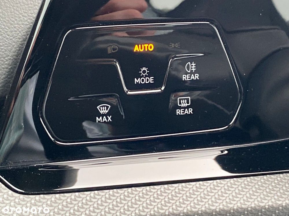 Volkswagen Golf - 20