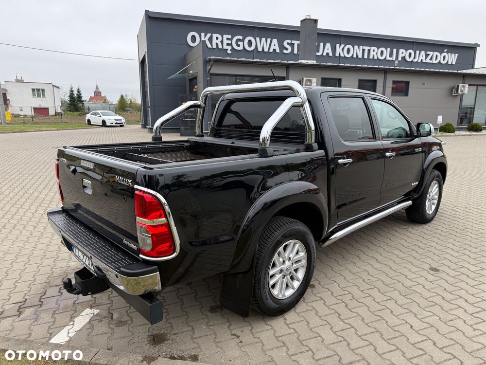 Toyota Hilux - 10
