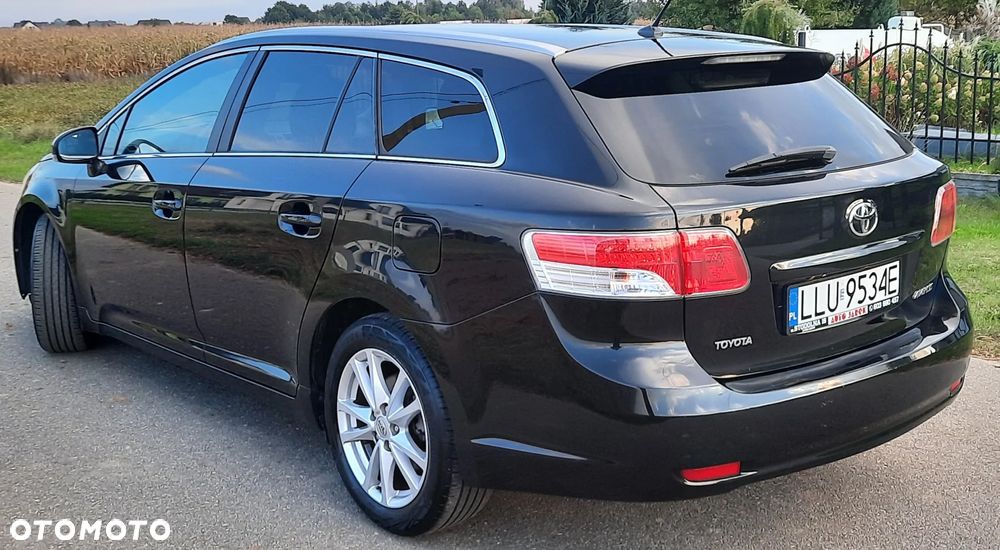 Toyota Avensis 1.6 Luna EU5 - 5