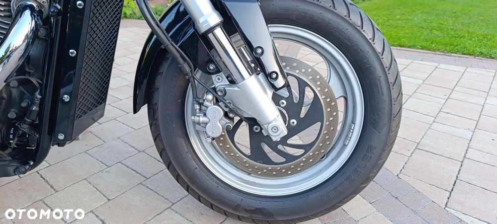 Suzuki Intruder - 27
