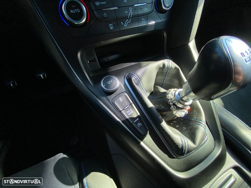 Ford Focus 2.3 EcoBoost RS Pack Performance - 25