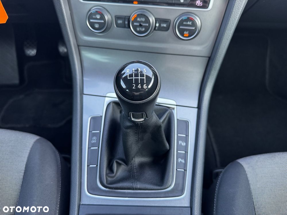 Volkswagen Golf 1.2 TSI BlueMotion Technology Comfortline - 17
