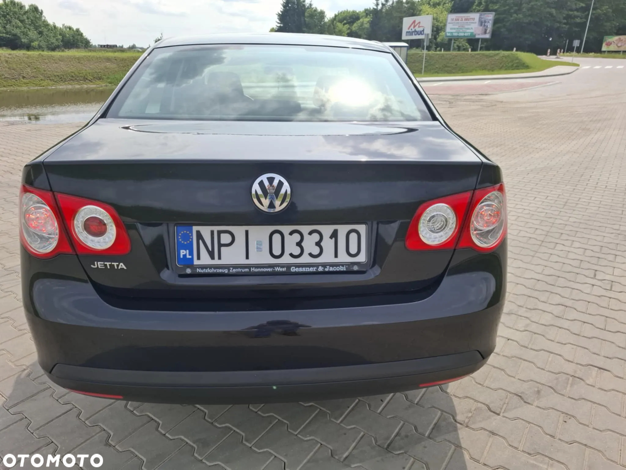 Volkswagen Jetta 1.6 Trendline - 4