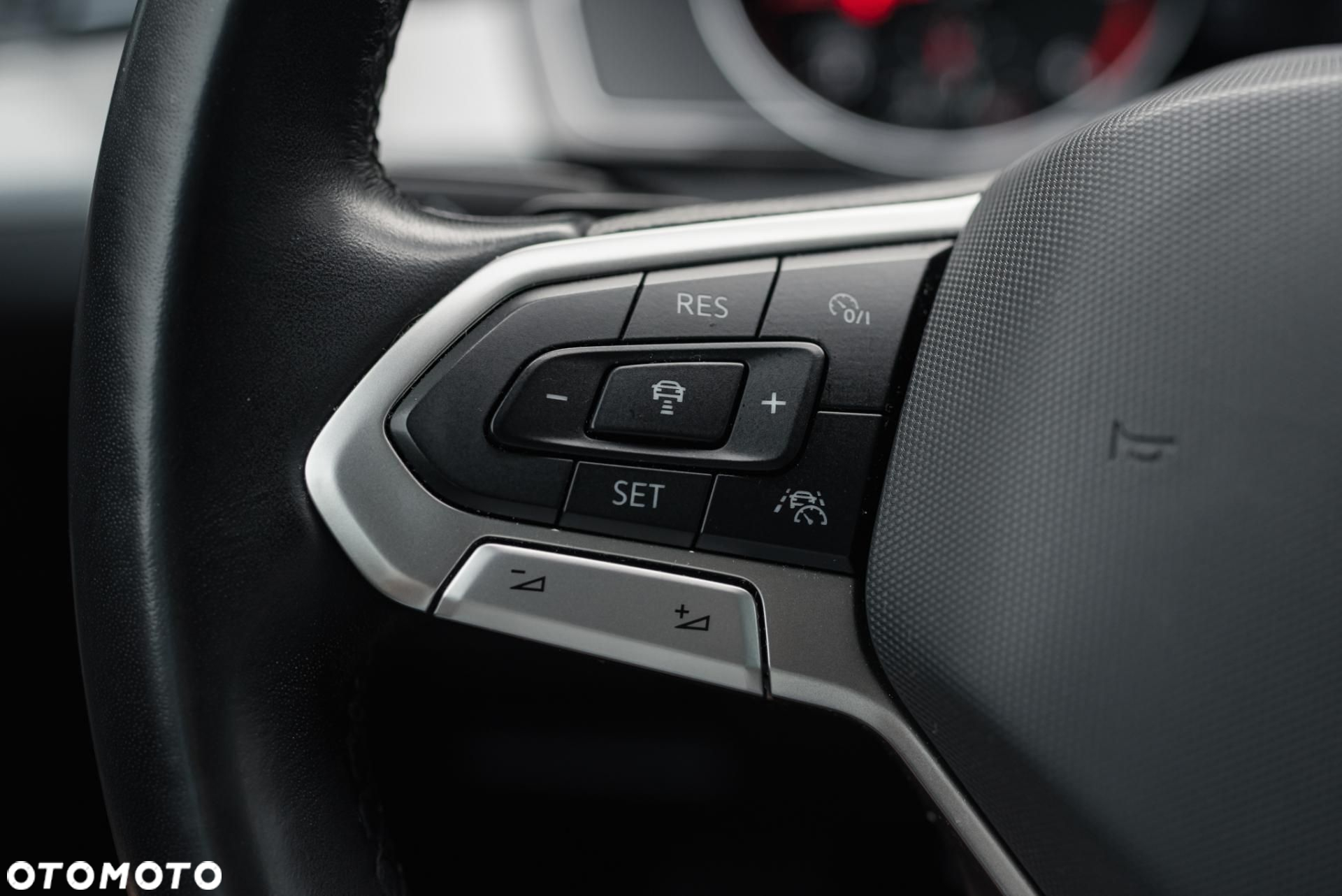 Volkswagen Passat - 24