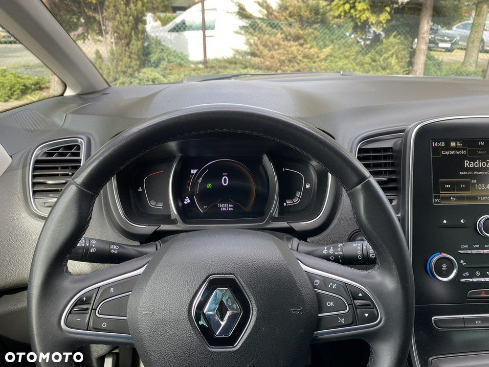 Renault Grand Scenic - 16