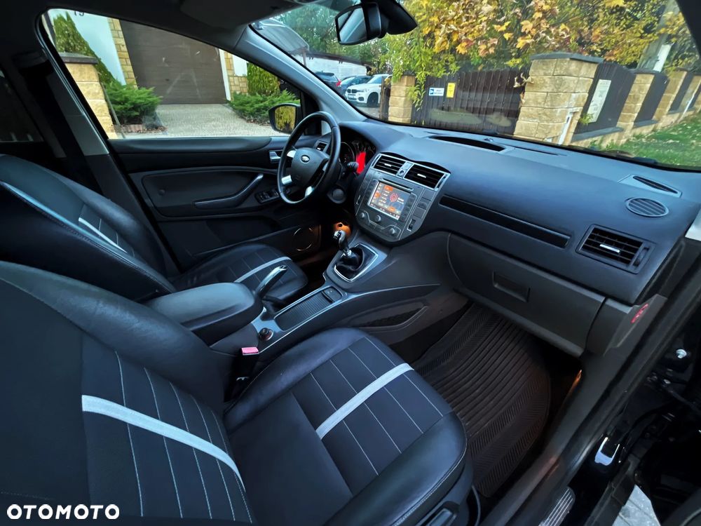 Ford Kuga 2.0 TDCi 2x4 Titanium - 9