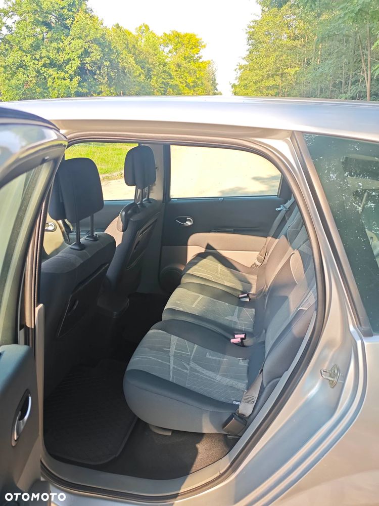 Renault Scenic 1.9 dCi Confort Authentique - 9