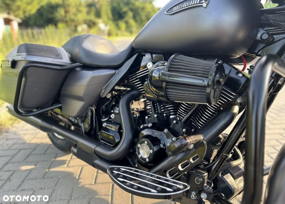 Harley-Davidson Touring Street Glide - 19