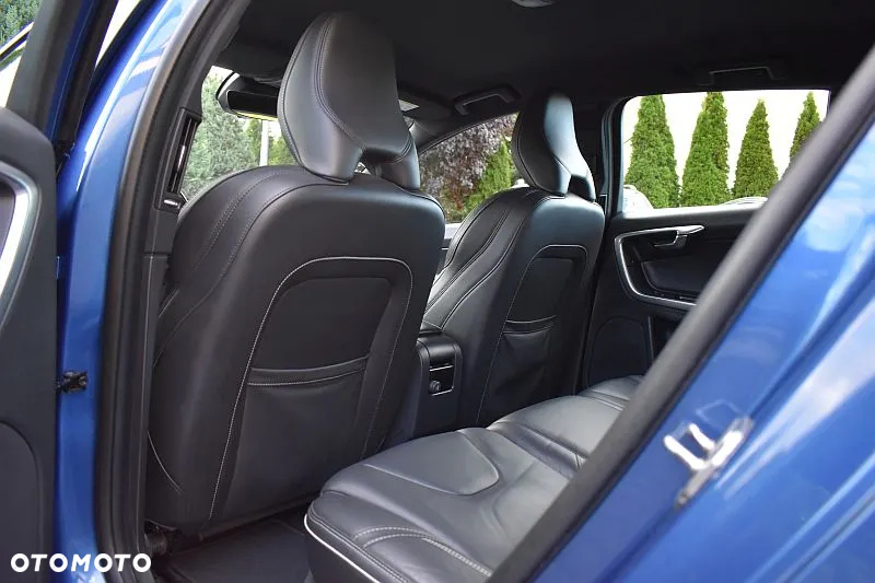 Volvo V60 D4 R-Design - 20