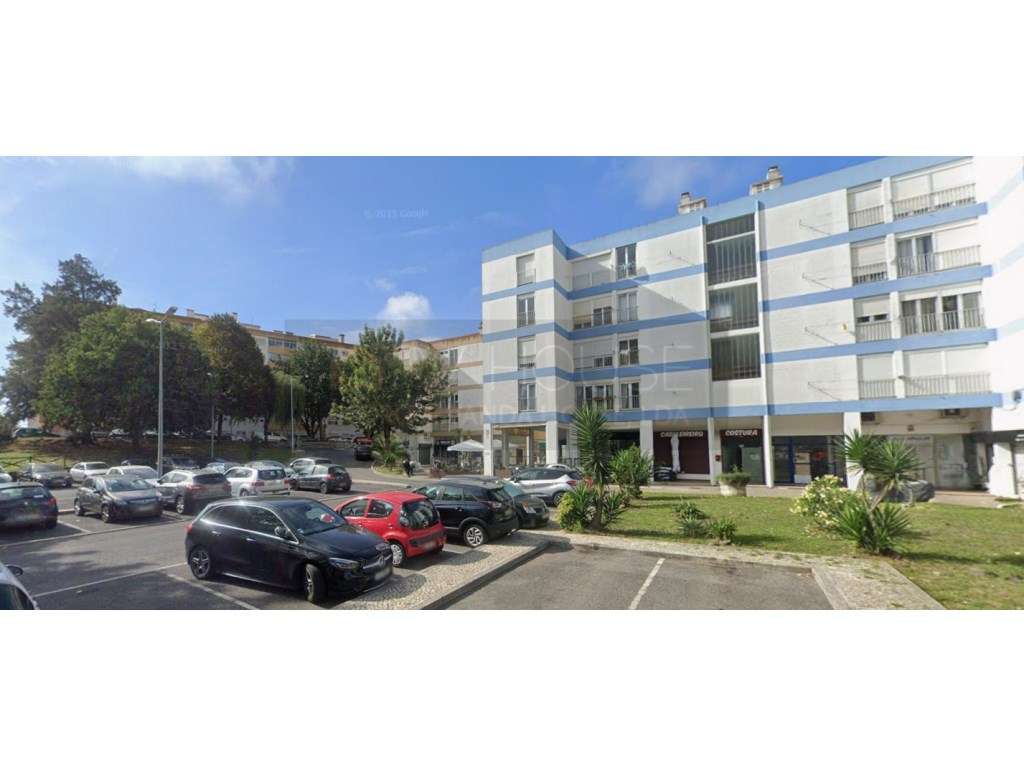Loja com 30 m² em Massamá - Excelente Localização - Grande imagem: 3/9