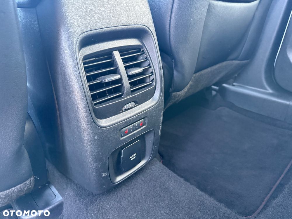 Ford Kuga 2.0 EcoBlue Hybrid ST-LINE X - 12