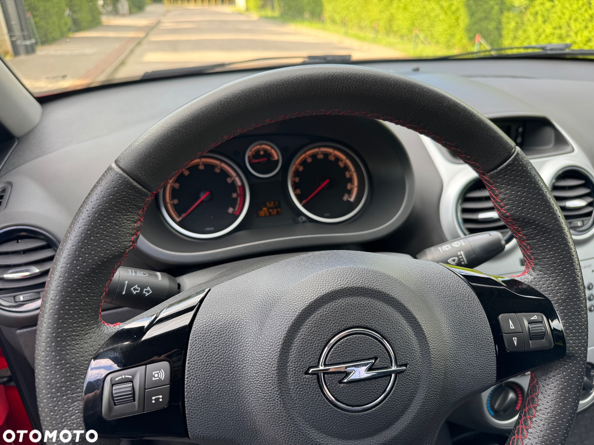 Opel Corsa 1.4 16V Color Race - 12