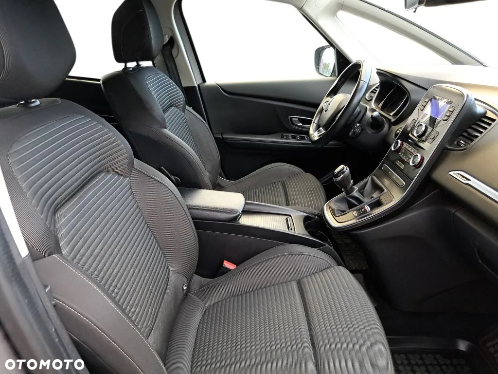 Renault Grand Scenic - 10