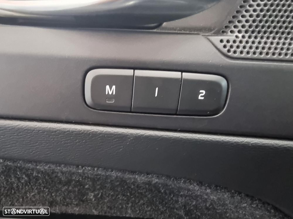 Volvo XC 40 2.0 D3 Momentum Plus Geartronic - 23