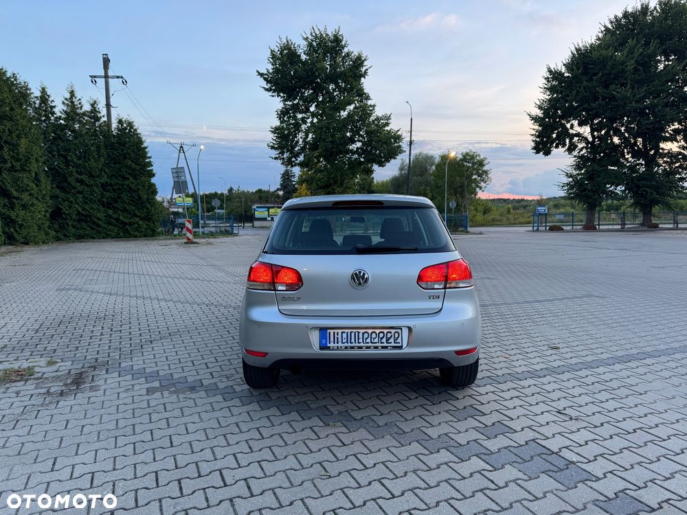 Volkswagen Golf 1.6 TDI Highline - 8