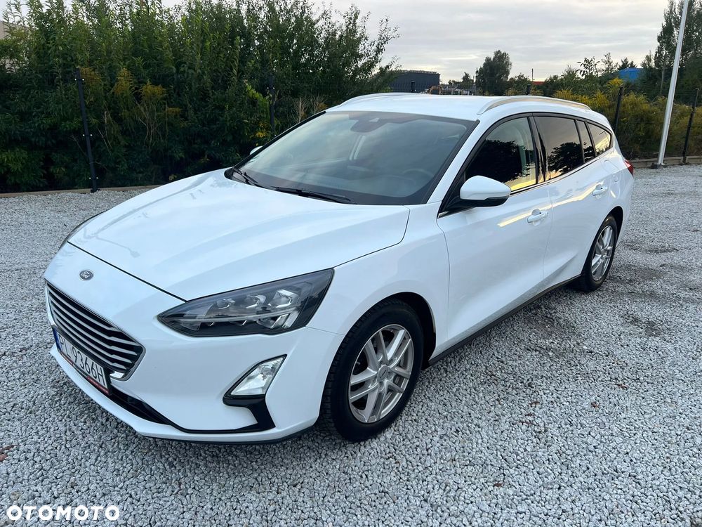 Ford Focus Turnier 2.0 EcoBlue Start-Stopp-System TITANIUM - 2
