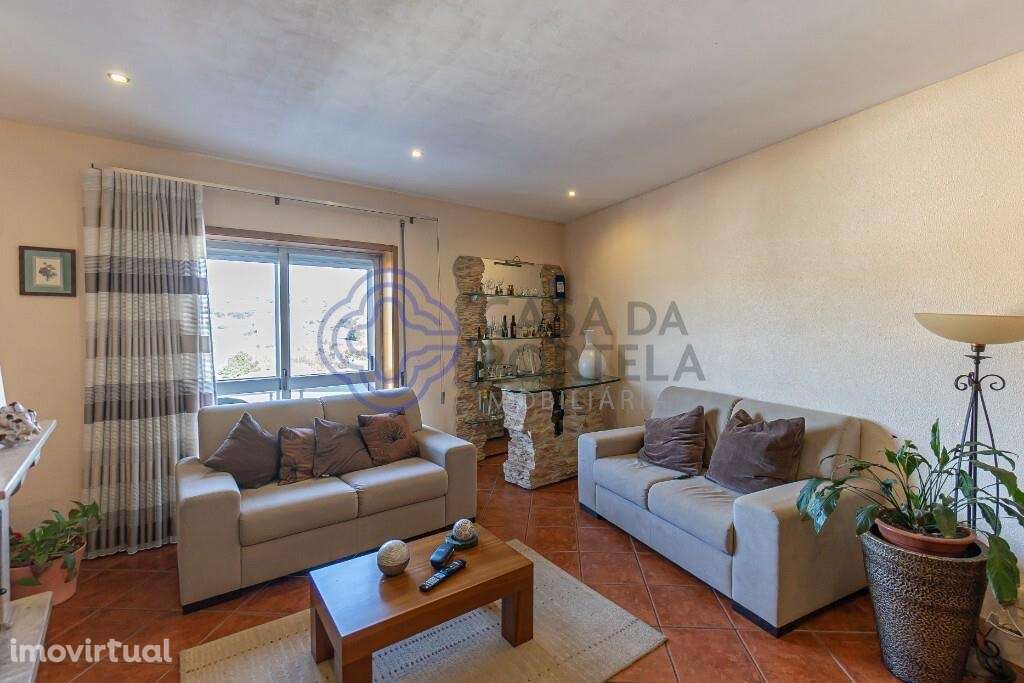 Apartamento T2 Totalmente Renovado junto à Av. da Carvalha em Fânzeres - Grande imagem: 4/25