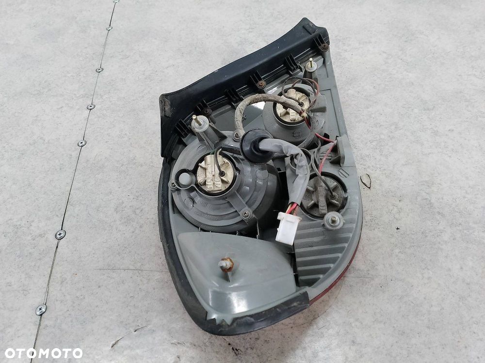 LAMPA TYLNA PRAWA HYUNDAI COUPE III 92402-2CXXX 92402-2C0 - 8