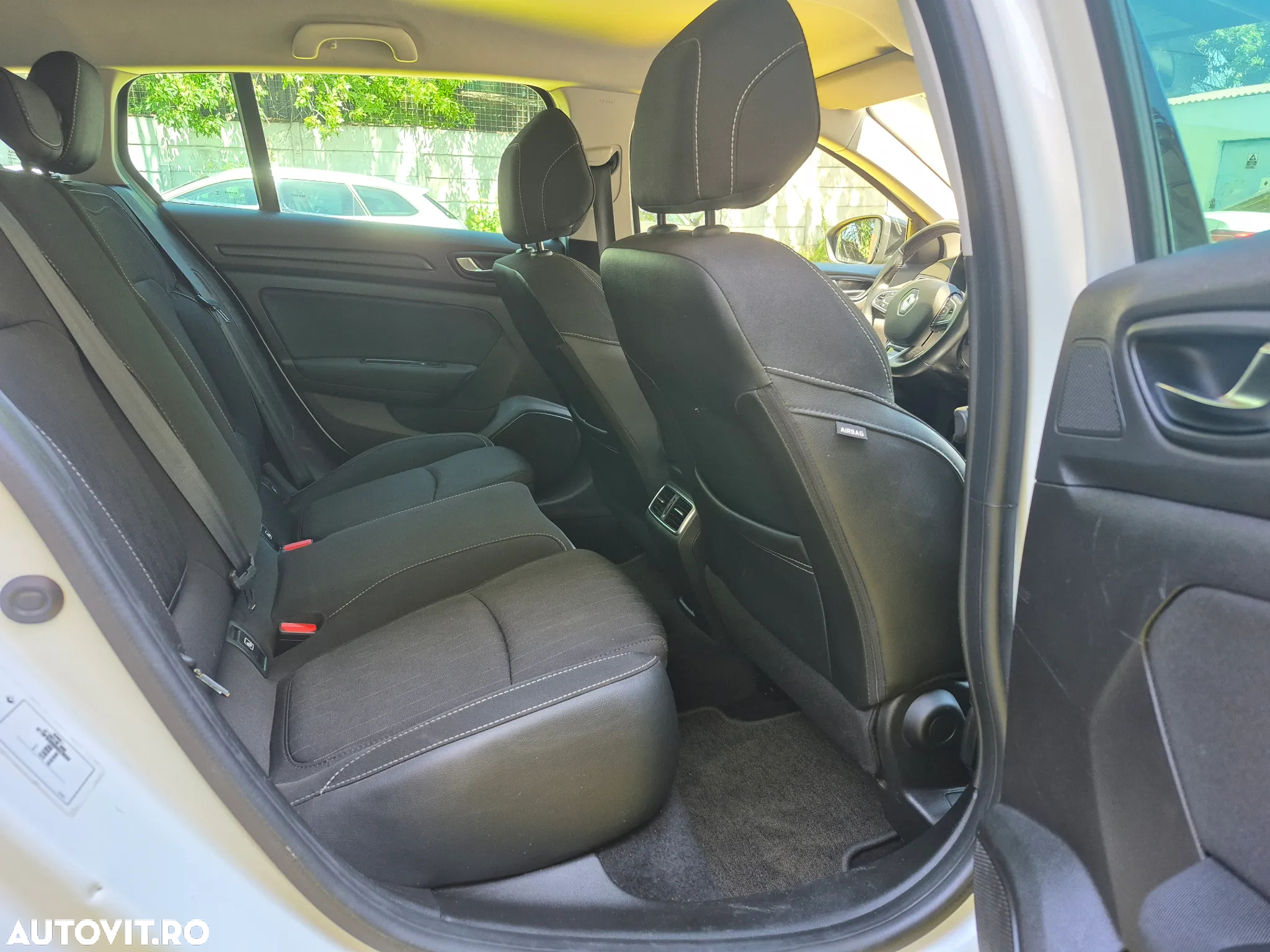 Renault Megane ENERGY TCe 130 EDC LIMITED - 12