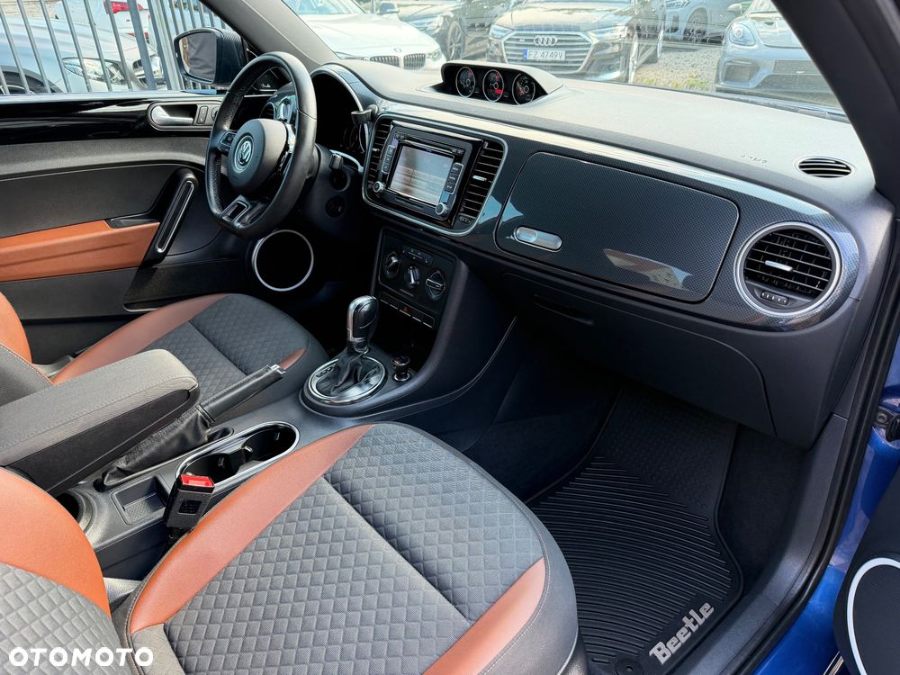 Volkswagen New Beetle - 26
