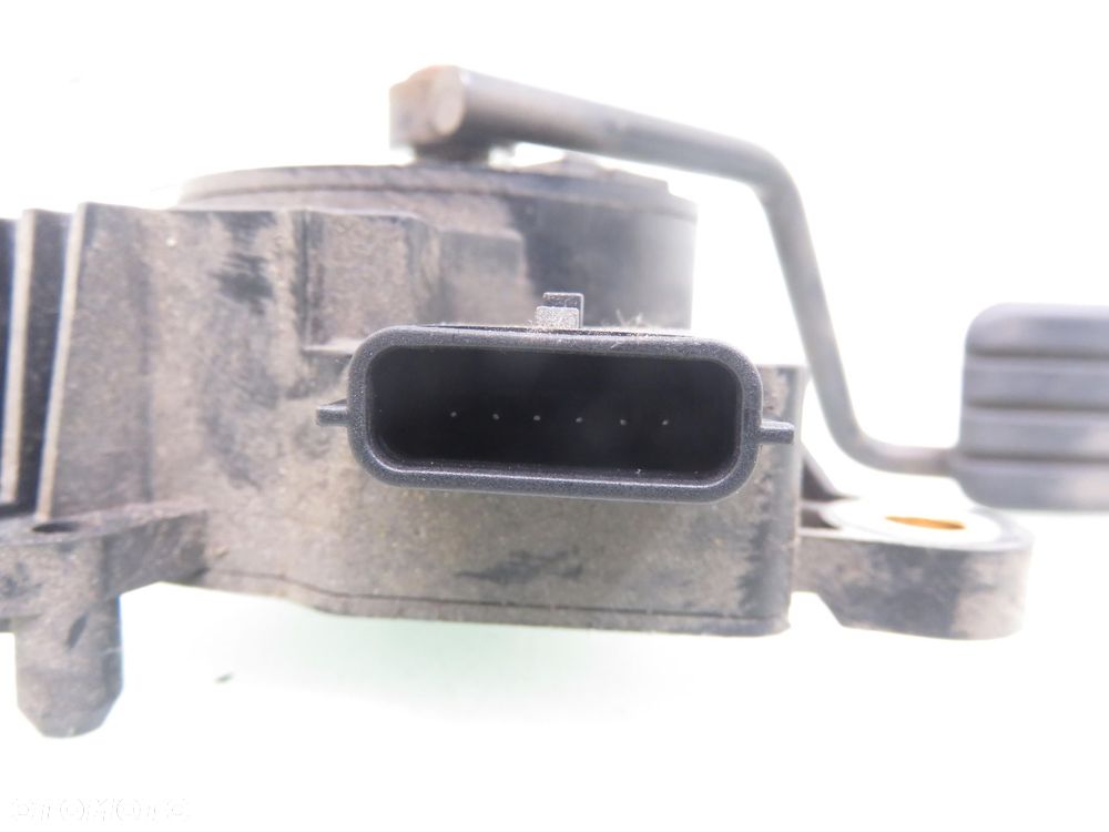 POTENCJOMETR GAZU RENAULT SCENIC II 1.6  8200159647 - 2